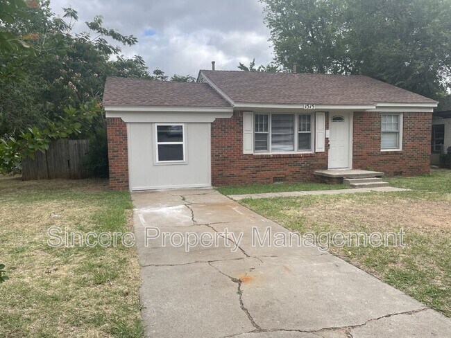 Building Photo - 1515 Casady Ln