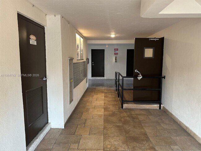 Building Photo - 8475 SW 94th St