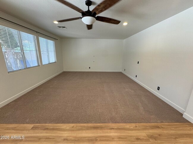 Building Photo - 1127 W Mesquite St