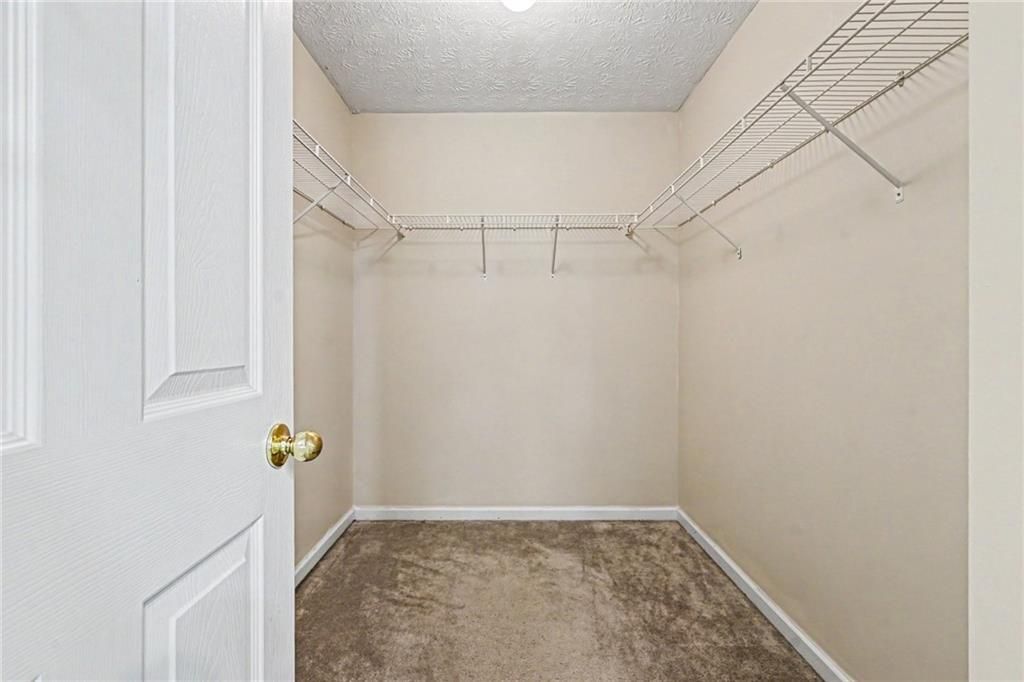 Building Photo - 375 Clairidge Ln SW