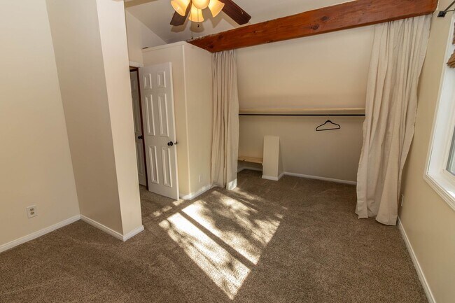 Building Photo - 3 Bedroom 2 Bath Gambrel Nestled in Big Bear City