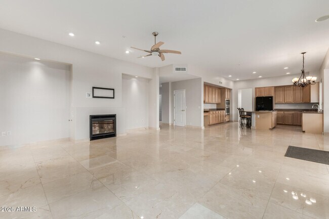 Building Photo - 10872 E Raintree Dr