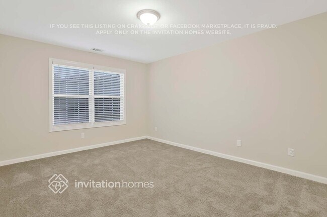 Building Photo - 4339 Shamrock Dr