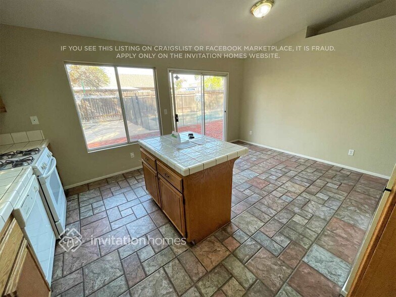 Building Photo - 239 Sterling Grove Dr