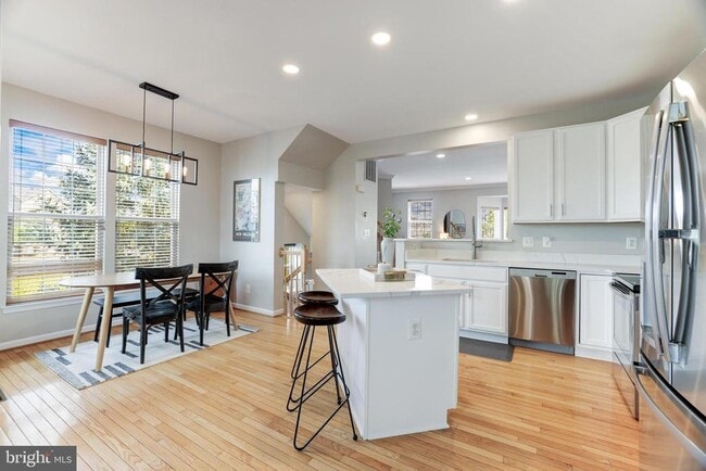 Building Photo - 2520 Banshire Dr