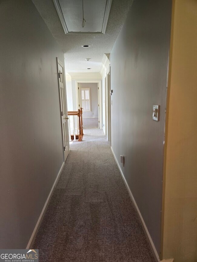 Building Photo - 270 North Dr