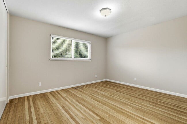 Building Photo - Wow! What a Great Home! Available Now!