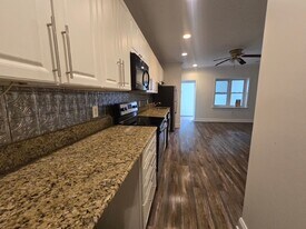 Building Photo - 1721 Capitol Ave NE