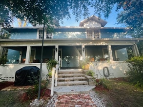 Building Photo - 1124 NW 4th St