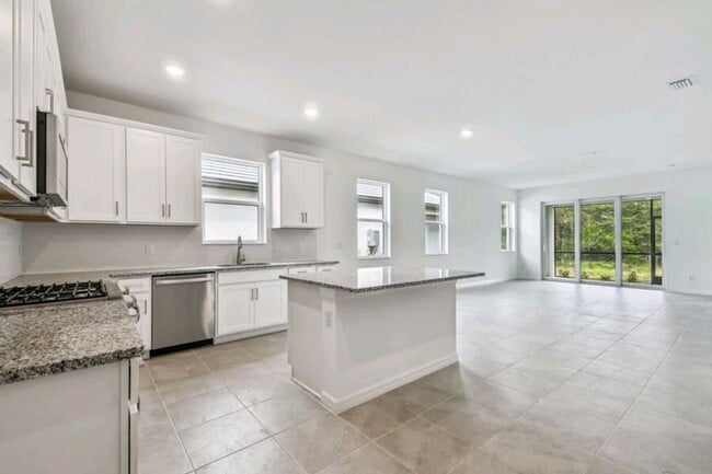 Building Photo - Lakewood Ranch Brand New Villa 2 bedroom with flex space (Office/ 3rd Bedroom)