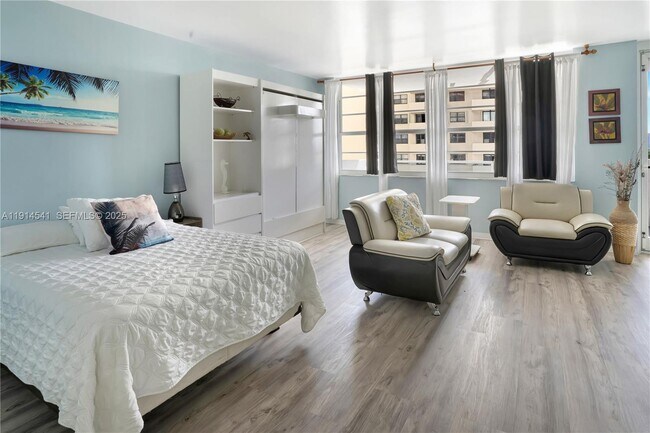 Building Photo - 100 Lincoln Rd