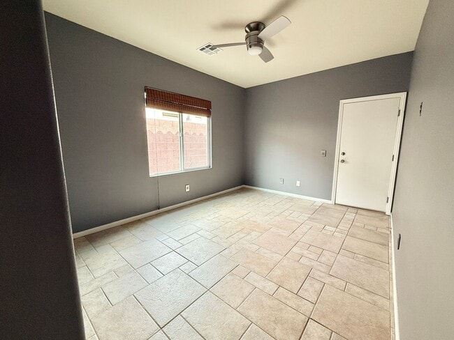 Building Photo - MOVE IN SPECIAL! FIRST TWO WEEKS RENT FREE...