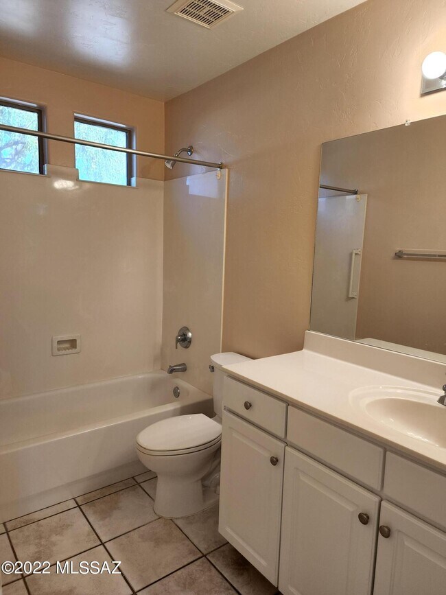 Building Photo - 11598 N Flat Iron Dr