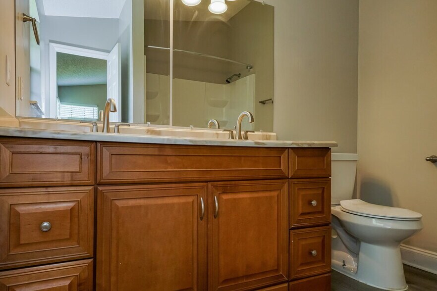 Building Photo - 634 Monroe Harbor Pl