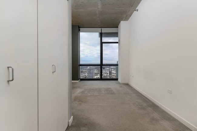 Building Photo - 235 W Van Buren St