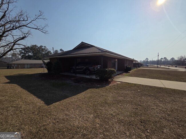 Building Photo - 300 Randolph Dr