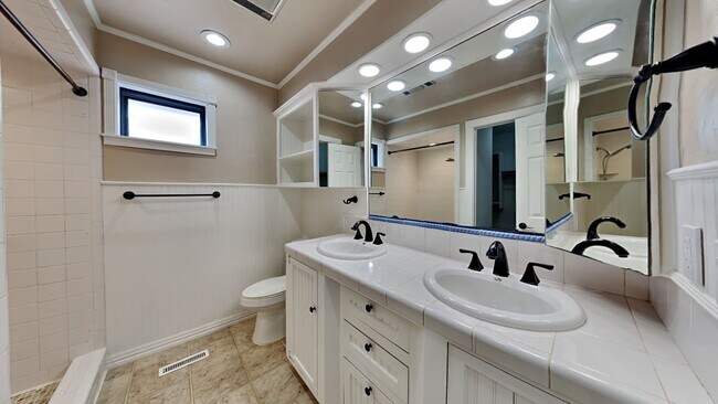 Building Photo - Very Nice 3 bedroom 2 bath home in Edmond ...