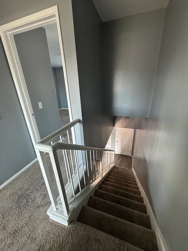 Building Photo - 7033 Marymount Way