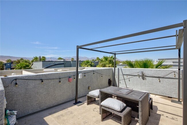 Building Photo - 9050 W Tropicana Ave