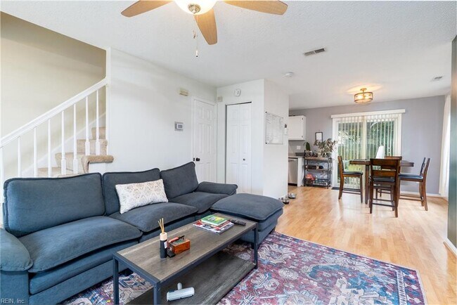 Building Photo - 517 Woodshire Way