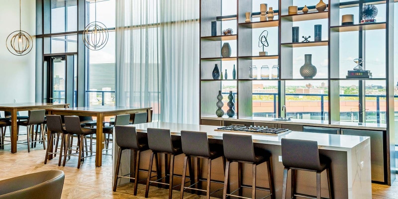 Building Photo - 909 W Altgeld St