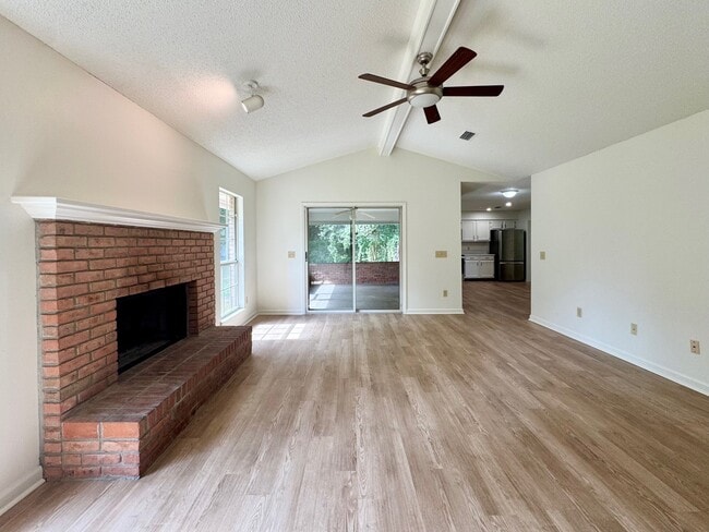 Building Photo - 11640 Halethorpe Dr