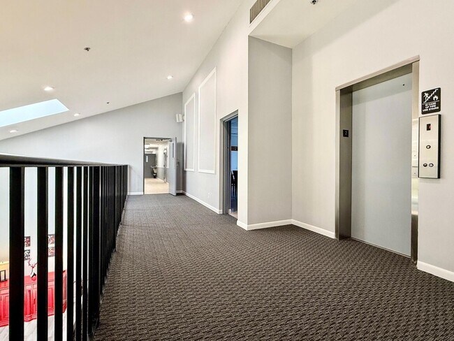 Building Photo - 10678 Ocean Palm Way