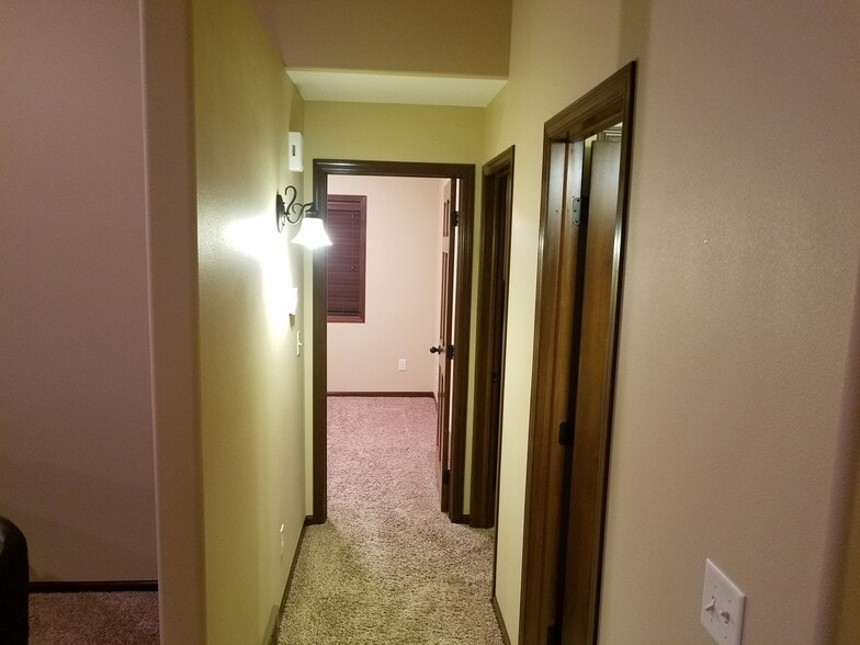 Building Photo - 5603 w Bakker park dr