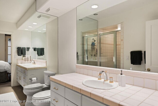 Building Photo - 504 N 8th St