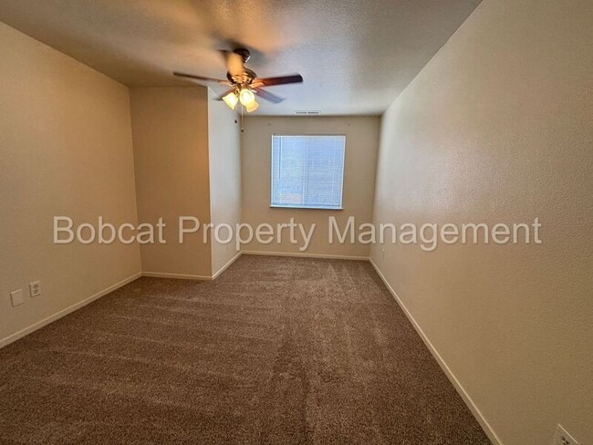 Building Photo - 3958 Village Dr