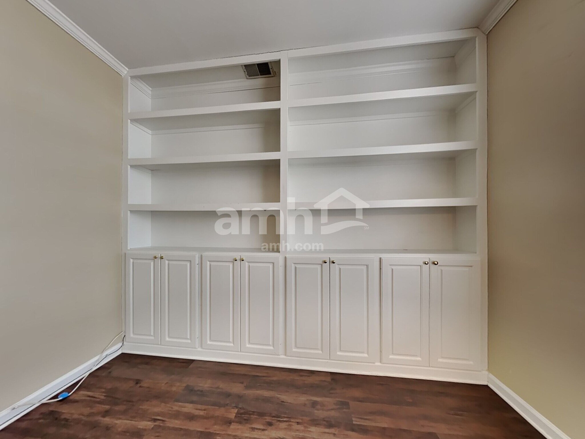 Building Photo - 2738 Seastrand Ln