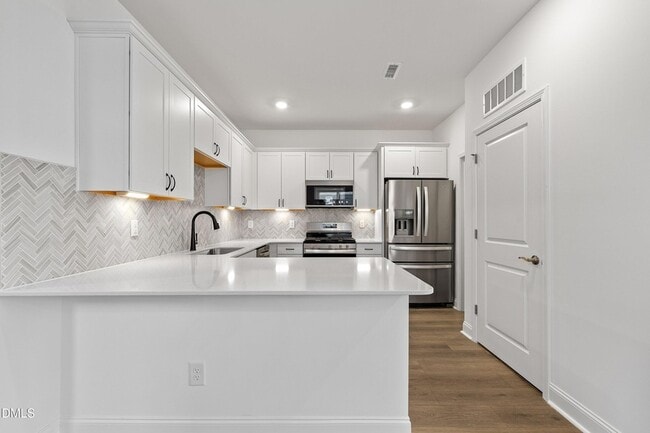 Building Photo - 115 Swain St