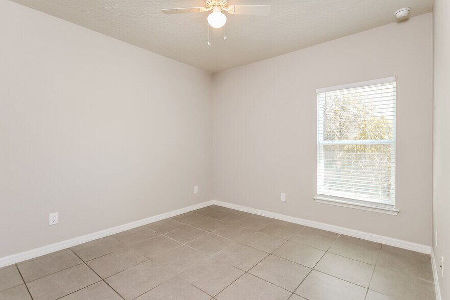 Building Photo - 501 Elbridge Pl