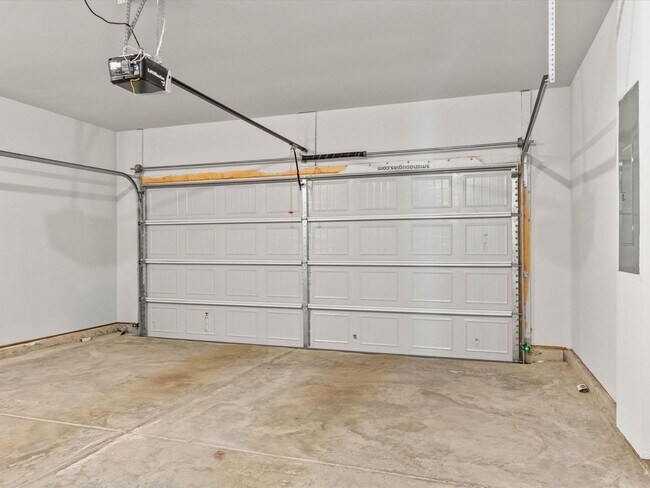 Building Photo - Like-New 3BR Home in Brookhill Landing Near Downtown Athens & I-65