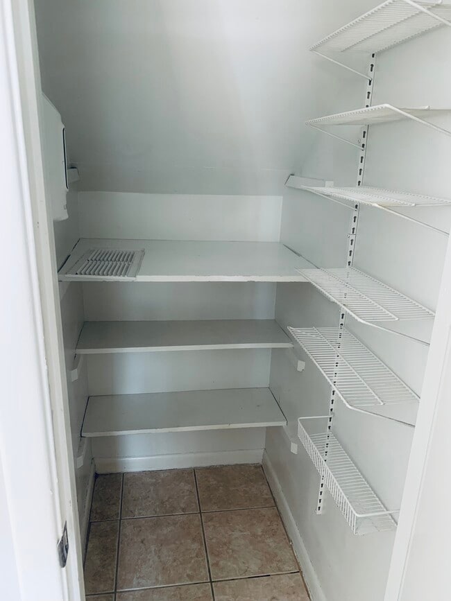 Building Photo - 4523 La Carmen Ct