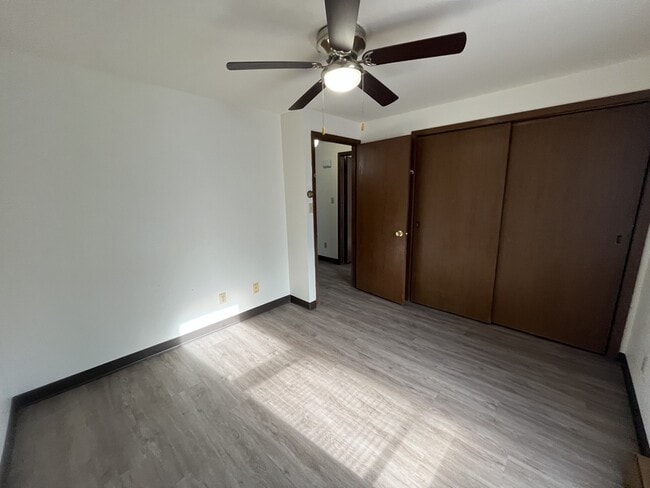 Building Photo - 2421 Camelot Blvd