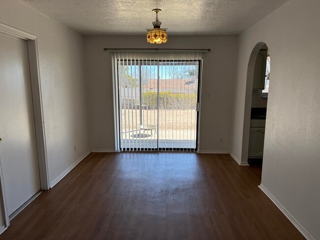 Building Photo - 840 Bravo Ct SE