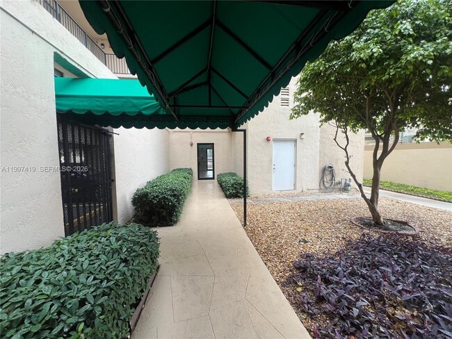 Building Photo - 7125 Bay Dr