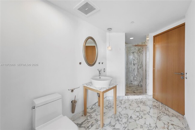 Building Photo - 450 Alton Rd