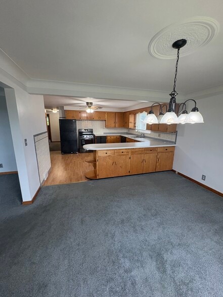 Building Photo - 49 S Youngs Rd