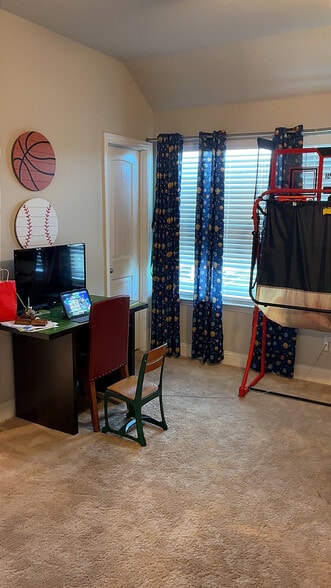 Building Photo - 3012 Mulberry Ave