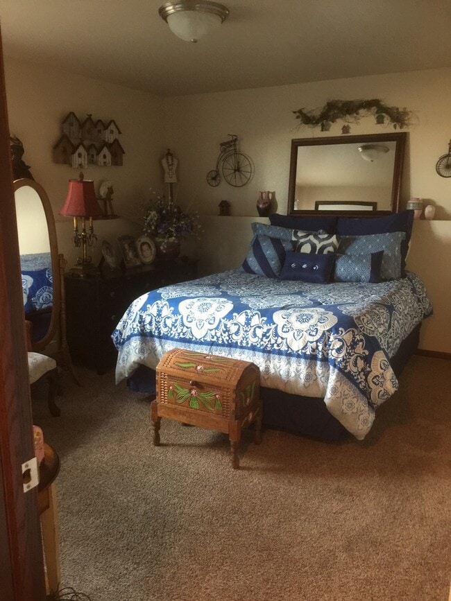 Building Photo - Quality Built Twinhome North Bismarck! SORRY NO PETS