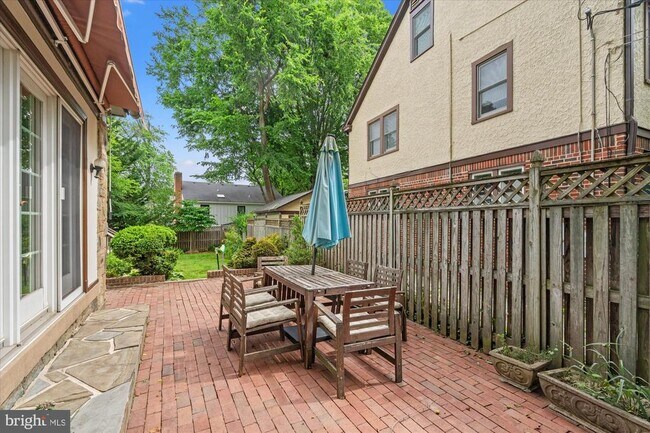 Building Photo - 4613 Langdrum Ln