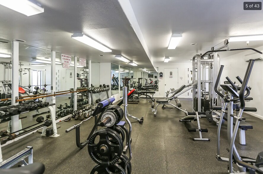 Building Photo - 7777 W 91st St