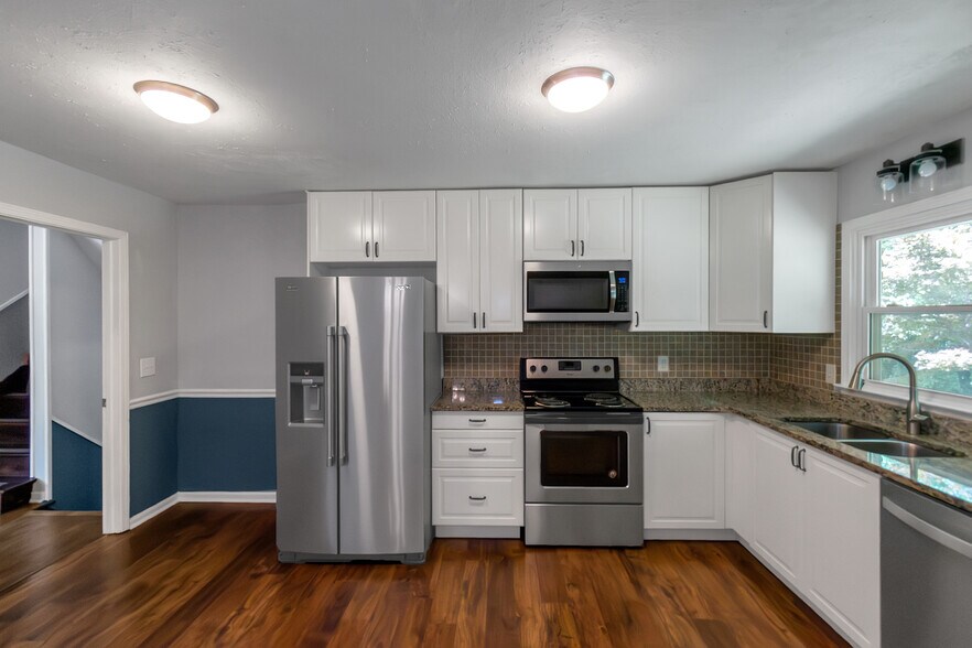 Building Photo - 1871 Cameo Ct
