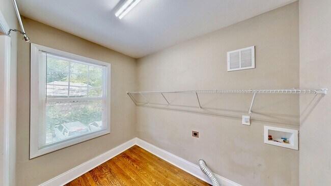 Building Photo - 2131 Kirkwood Ave