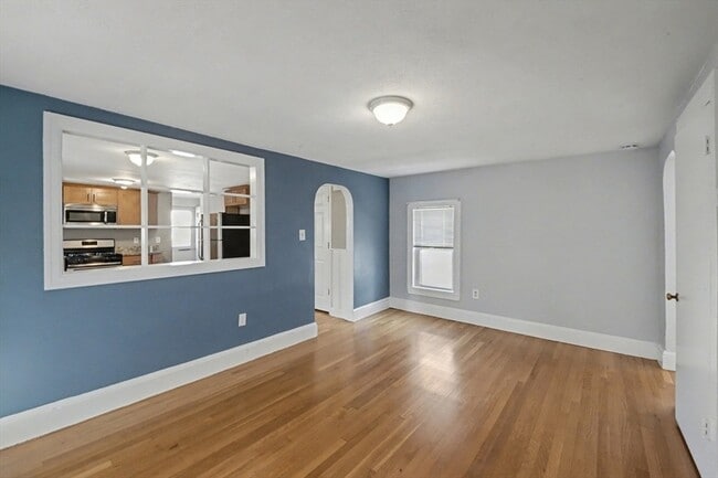 Building Photo - 46 Waverly St