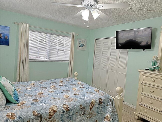 Building Photo - 4500 E Bay Dr