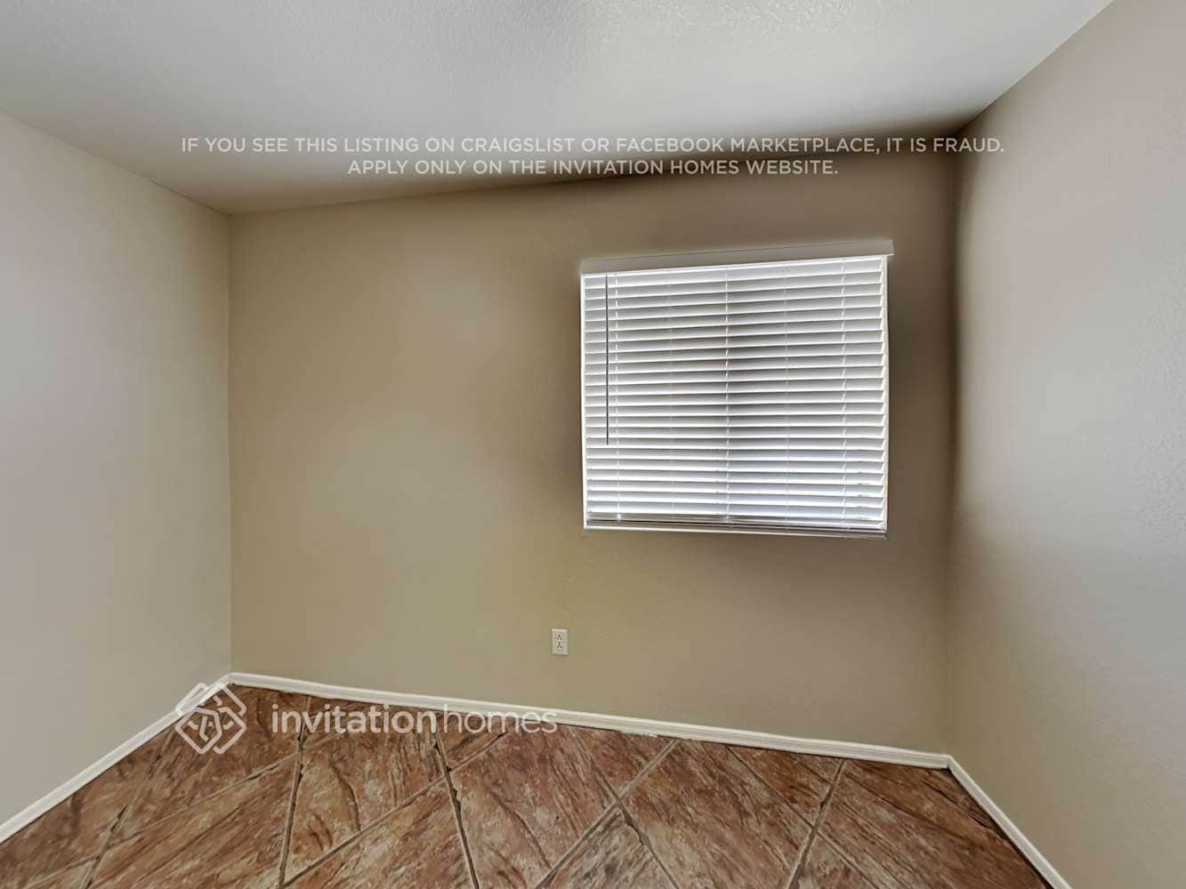 Building Photo - 10424 E Balsam Ave