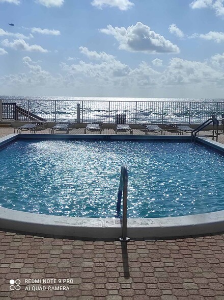 Primary Photo - 3540 S Ocean Blvd